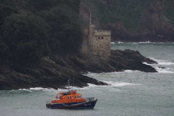 06 January 2020 - 10-07-28.
Difficult to know whet they were going exactly. Probably just trying to stay steady.
#TorbayLifeboat